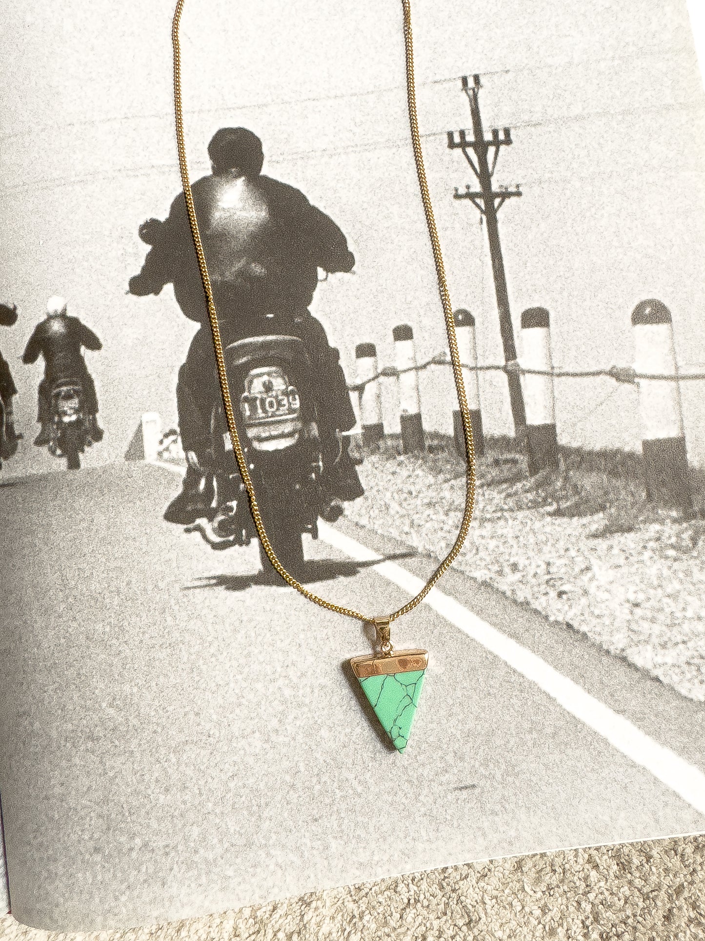 COLLAR TURQUESA  TRIANGLE